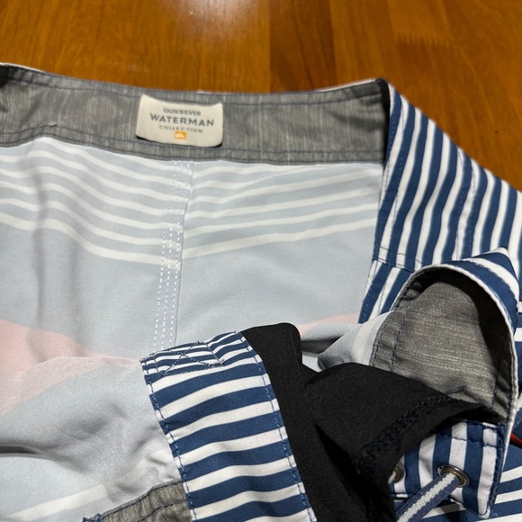 Quiksilver Waterman Striped Stretch Boardshorts Blue Red White 36 21” Outseam - Picture 3 of 9